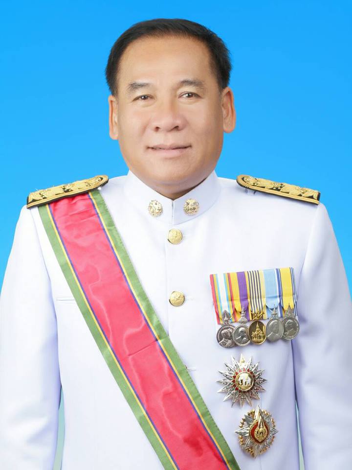 ปลัดเทศบาลนครลำปาง รับพระราชทานเครื่องราชอิสริยาภรณ์ ชั้นสายสะพาย ชั้นประถมาภรณ์ช้างเผือก (ป.ช.)