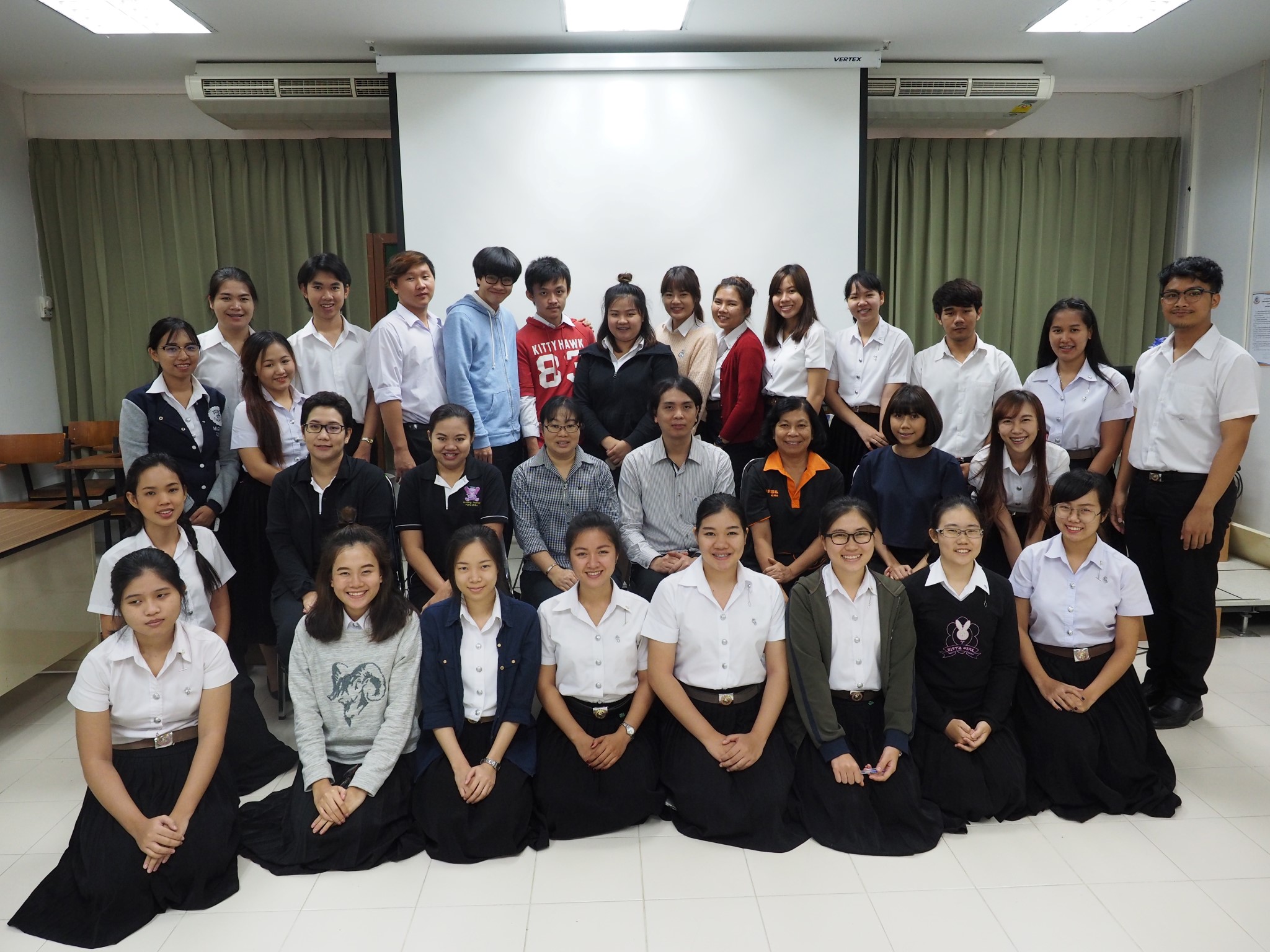 Smart M.C. Nurse CMU ช้างน้อยหมวกขาวทุ่มสุดใจ  เพื่อหน้าไมค์คุณภาพ