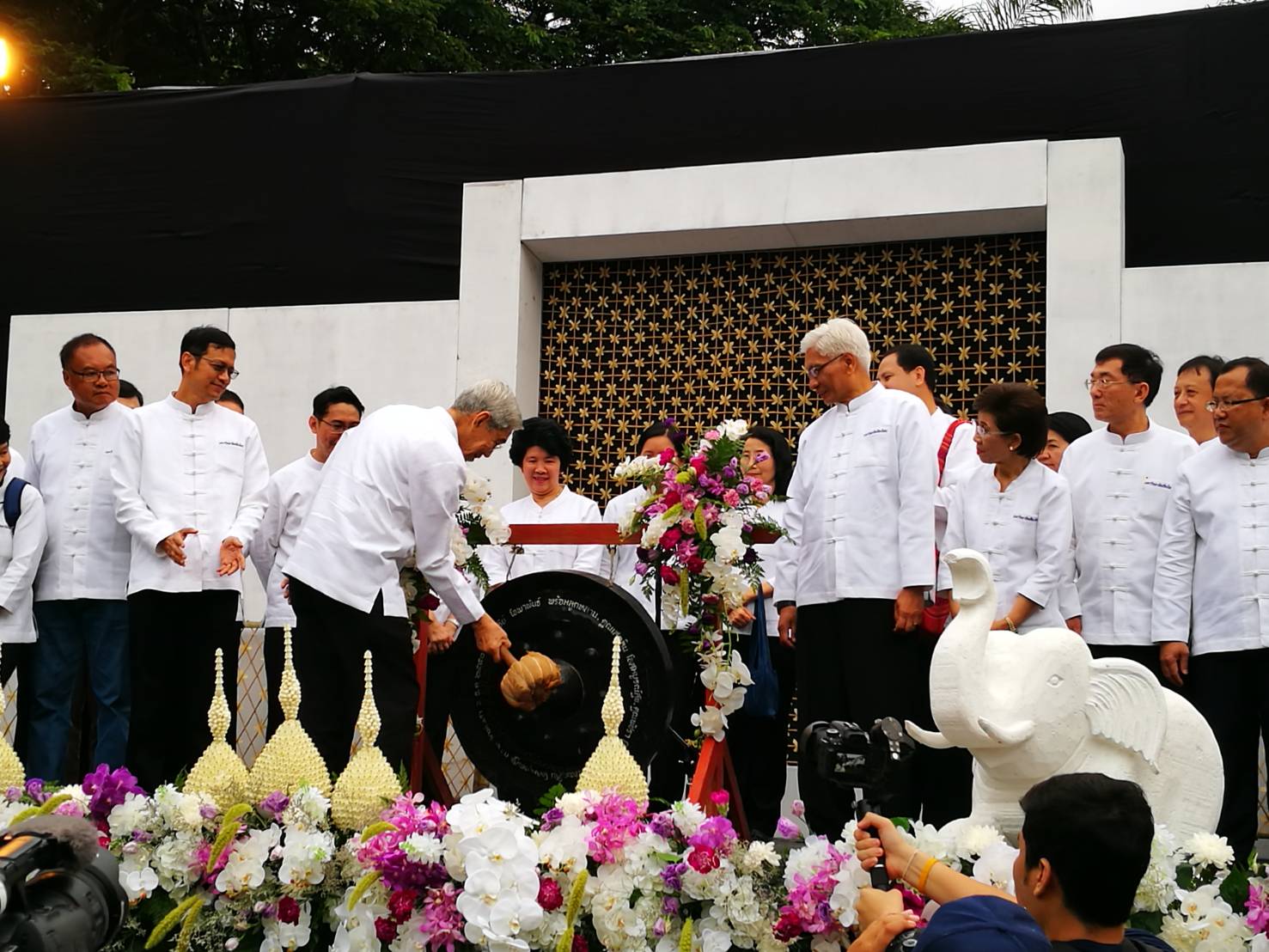 ลูกจ๊างเตียวขึ้นดอย...สืบฮีต...โตยฮอย...องค์พระป๋ารมี