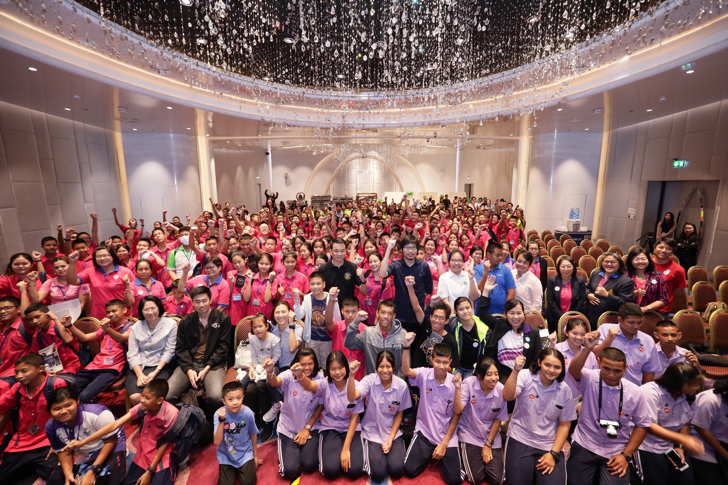 กทม.  ///  สดร. จัดเสวนาดาราศาสตร์ “สุริยุปราคาเต็มดวง...ปรากฏการณ์ธรรมชาติสุดมหัศจรรย์” เนื่องในวันวิทยาศาสตร์แห่งชาติ 2561รำลึก150 ปี สุริยุปราคาหว้ากอเยาวชนสนใจฟังล้นหลาม
