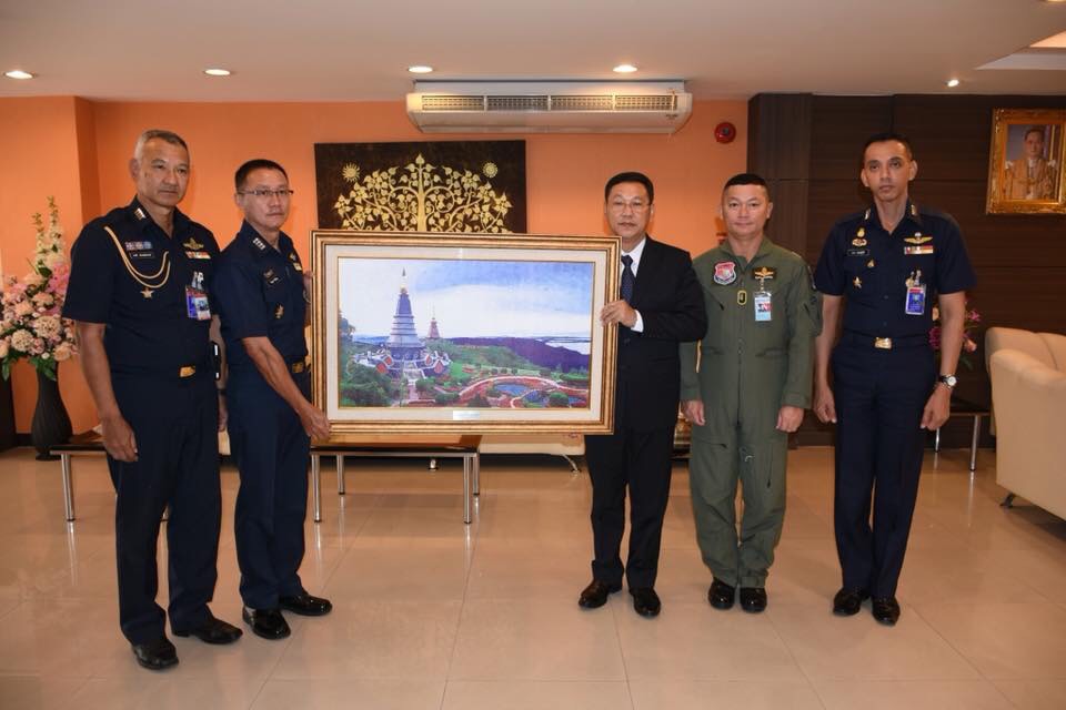 เชียงใหม่  ///  คณะกรรมการจัดการแข่งขัน โครงการวิ่งเพื่อการกุศล Air Force Run 2018 แสดงความขอบคุณต่อผู้ว่าราชการจังหวัดเชียงใหม่