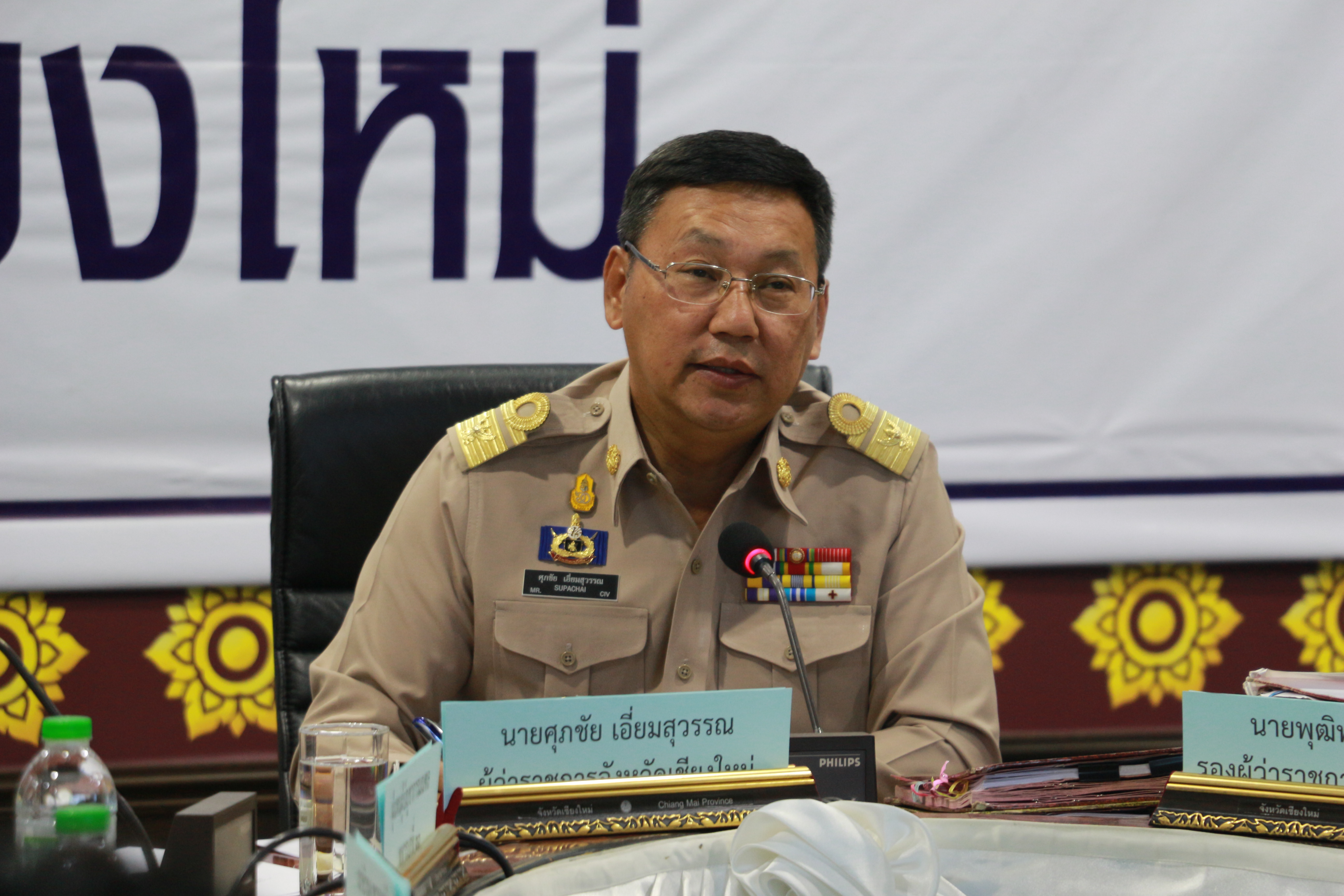 ผู้ว่าฯ เชียงใหม่ ติดตามสถานการณ์การเลือกตั้ง ส.ส. ทุกพื้นที่ เป็นไปด้วยความเรียบร้อย พร้อมกำชับให้ทุกท้องถิ่นเร่งแจกจ่ายหน้ากากอนามัยอย่างต่อเนื่อง และแนะนำวิธีการใช้ที่ถูกต้องกับประชาชน