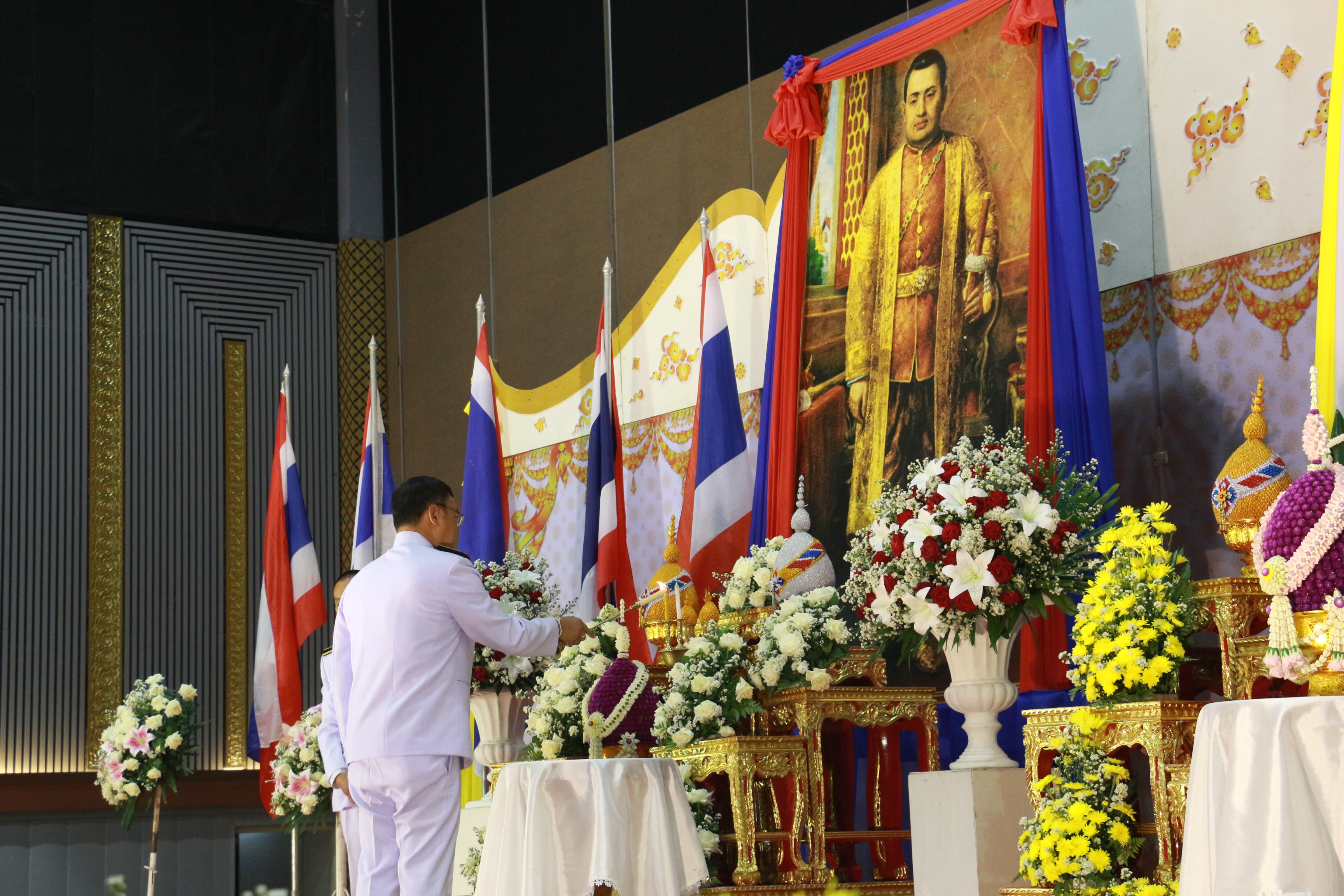 ผู้ว่าราชการจังหวัดเชียงใหม่ นำข้าราชการ ทหาร ตำรวจ และประชาชนทุกหมู่เหล่า ร่วมประกอบพิธีเนื่องในวันที่ระลึกพระบาทสมเด็จพระนั่งเกล้าเจ้าอยู่หัว พระมหาเจษฎาราชเจ้า