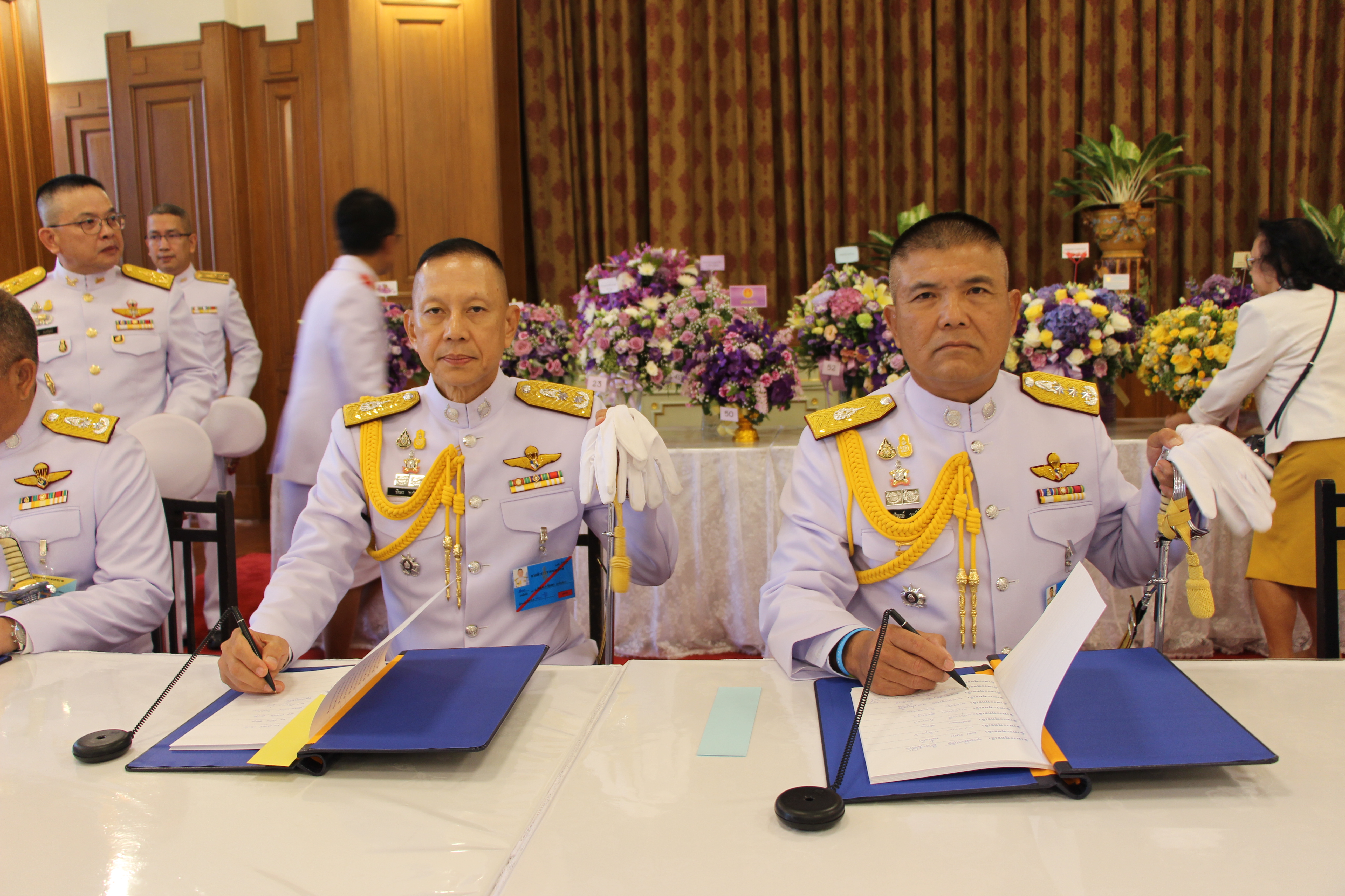 กรุงเทพฯ​ /// พล.ต.ท.สุทธิพงษ์ วงษ์ปิ่น ผบช.น. พร้อมคณะ รอง ผบช.น. และ ผบก.ในสังกัด บช.น. ร่วมลงนามถวายพระพร สมเด็จพระนางเจ้าฯ พระบรมราชินีเนื่องในโอกาสวันเฉลิมพระชนมพรรษา