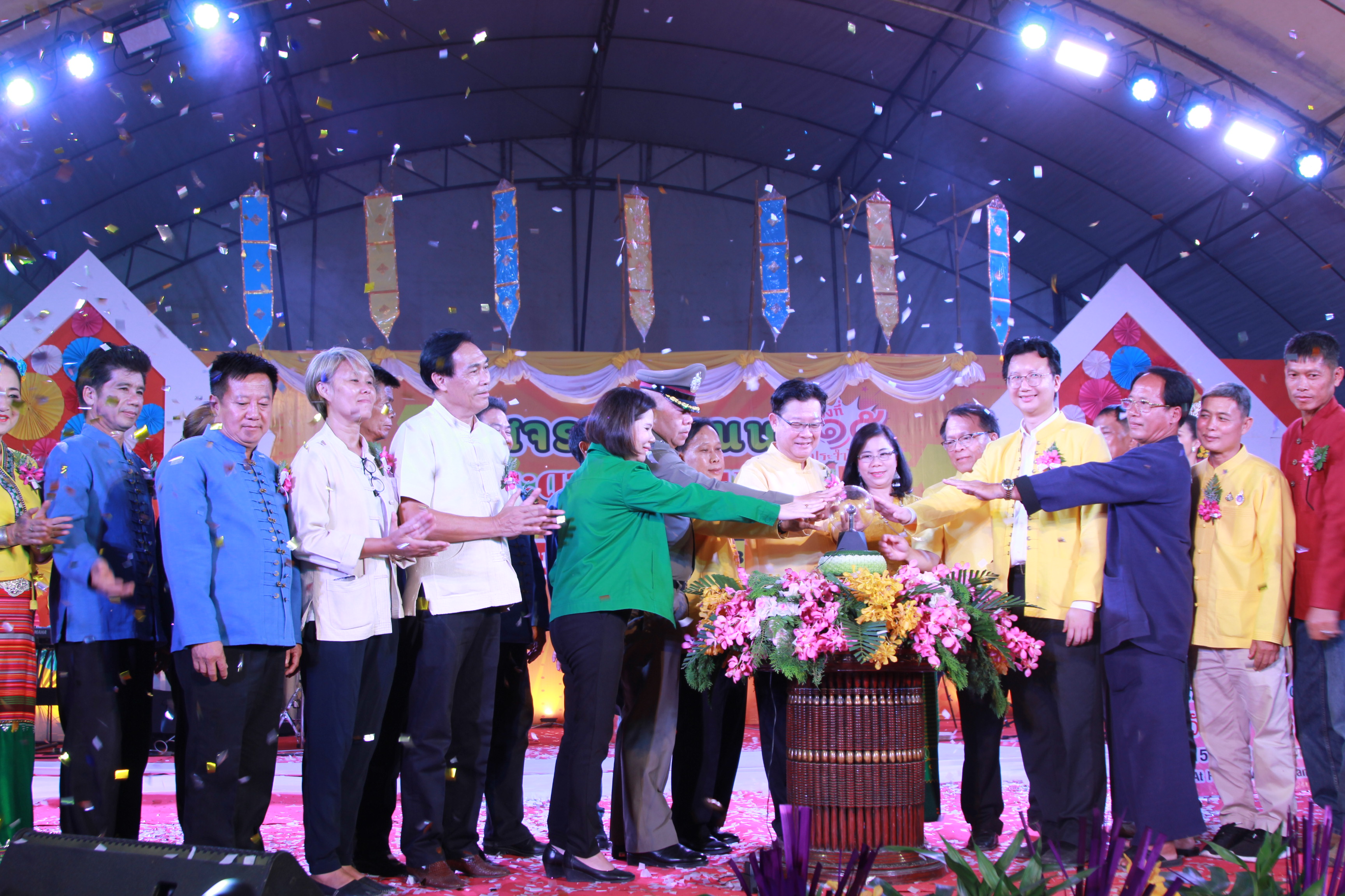 เปิดอย่างยิ่งใหญ่งานมหัศจรรย์ล้านนา เมืองกระดาษสา บ้านต้นเปาจังหวัดเชียงใหม่ โชว์ผลิตภัณฑ์จากกระดาษสา ภูมิปัญญาชาวบ้านอวดสายตานักท่องเที่ยว