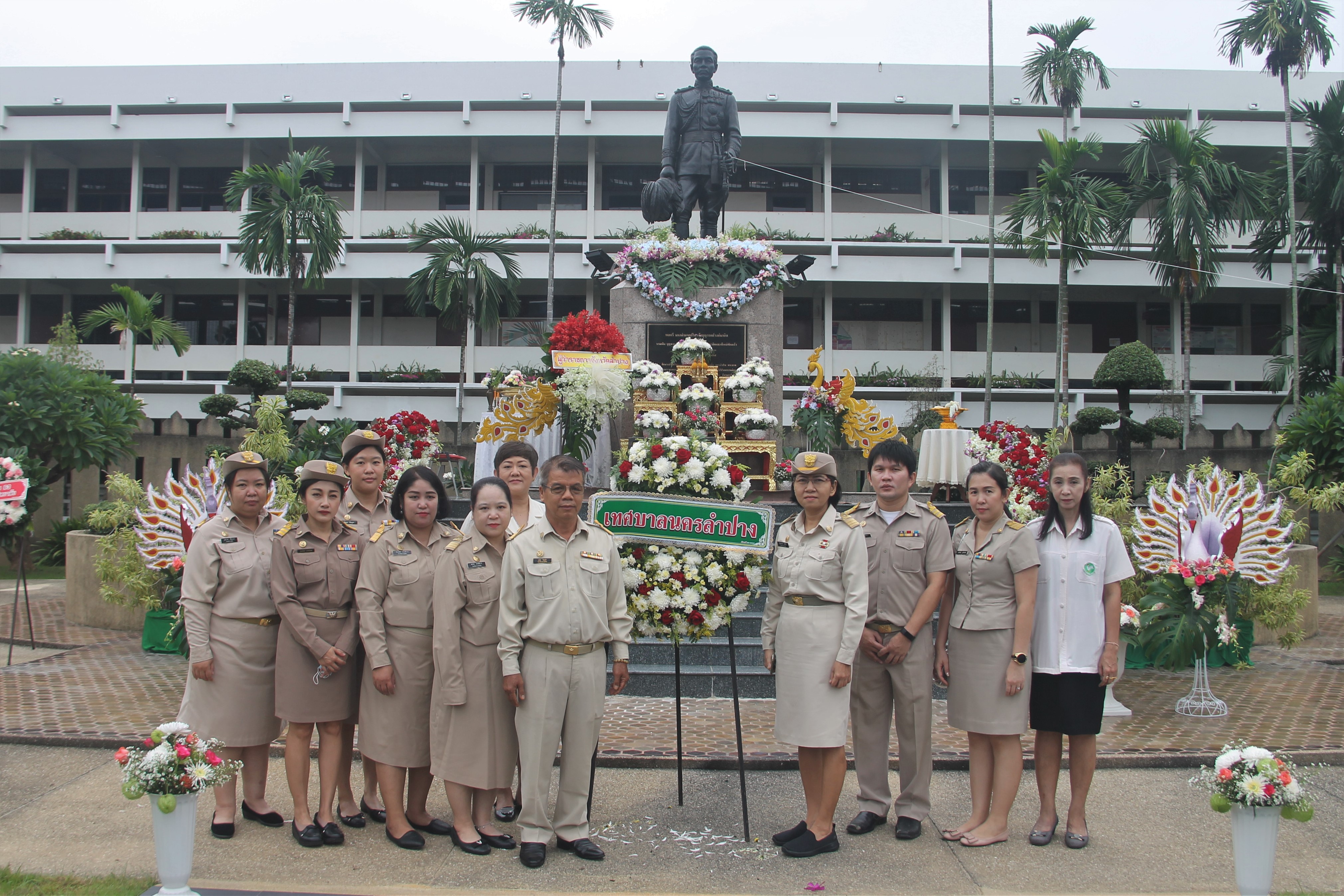 เทศบาลนครลำปาง ร่วมพิธีวางพวงมาลา พลตรี มหาอำมาตย์โท เจ้าบุญวาทย์วงษ์มานิต