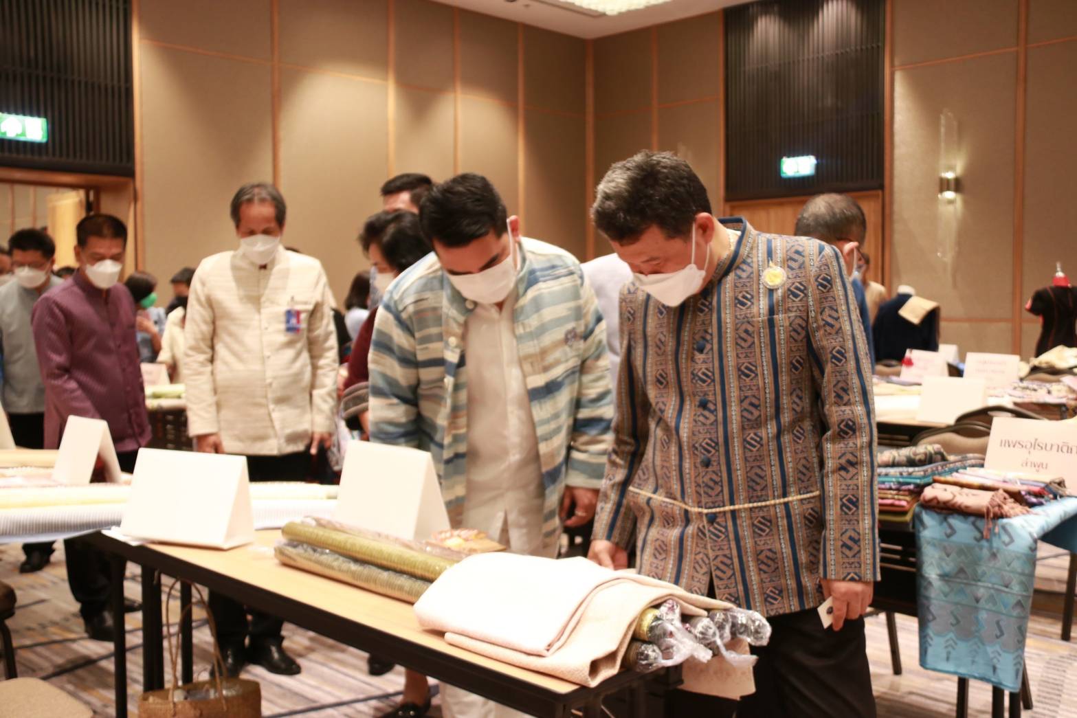 เชียงใหม่ - กรมการพัฒนาชุมชน จัดโครงการ Coaching ผ้าขิดลายนารีรัตนราชกัญญา แก่ผู้ผลิต ผู้ประกอบการ OTOP ในพื้นที่ 8 จังหวัดภาคเหนือ
