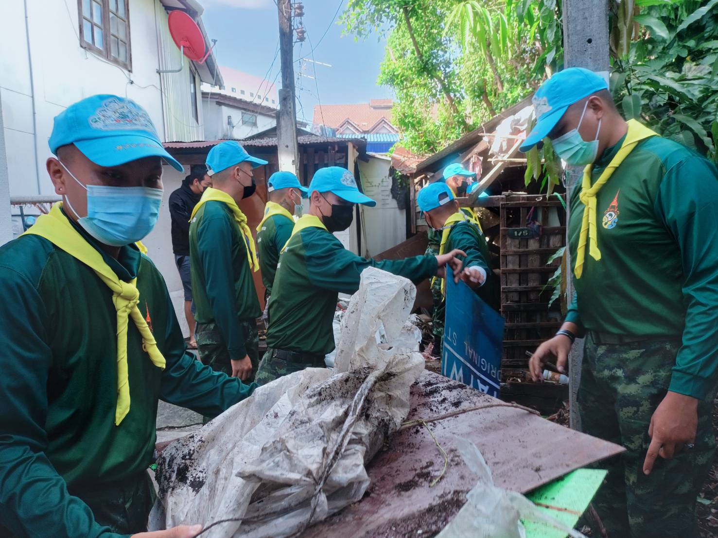 เชียงใหม่ - มทบ.33 ร่วมดำเนินโครงการจิตอาสา สร้างบ้านให้แก่ผู้ยากไร้ ถวายเป็นพระราชกุศลฯ