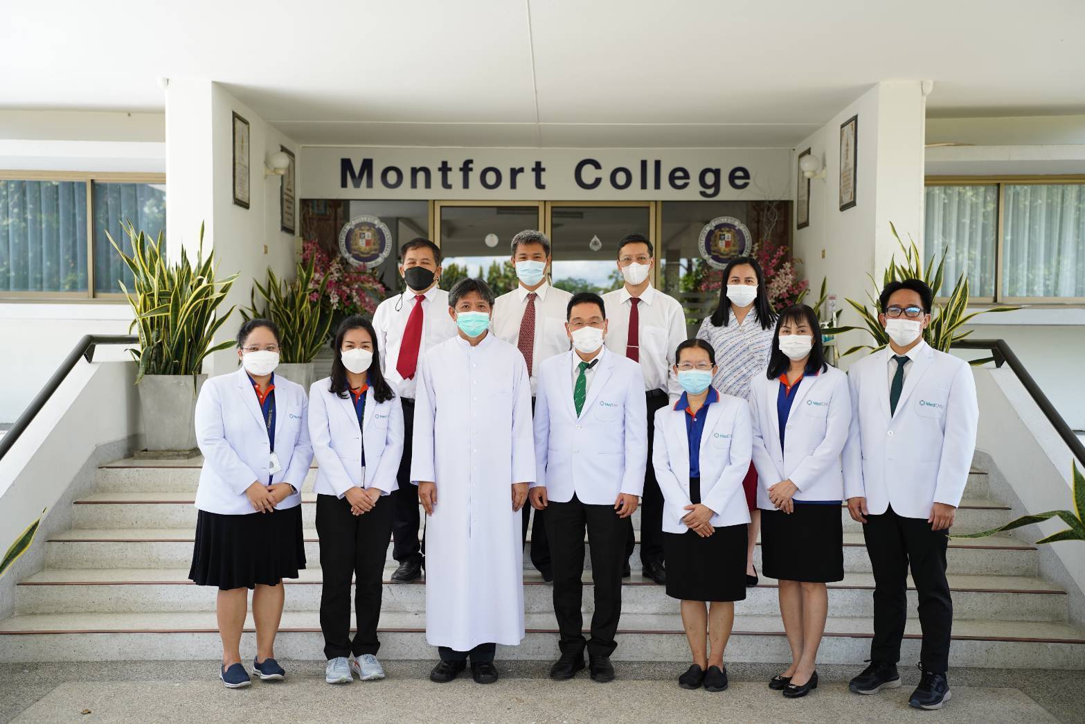 เชียงใหม่ - คณบดีคณะแพทยศาสตร์ มช. เป็นประธานในพิธีเปิด โครงการประชาสัมพันธ์การรับนักศึกษาเพื่อเข้าศึกษาระดับปริญญาตรี หลักสูตรแพทยศาสตรบัณฑิต ณ โรงเรียนมงฟอร์ตวิทยาลัย แผนกมัธยม