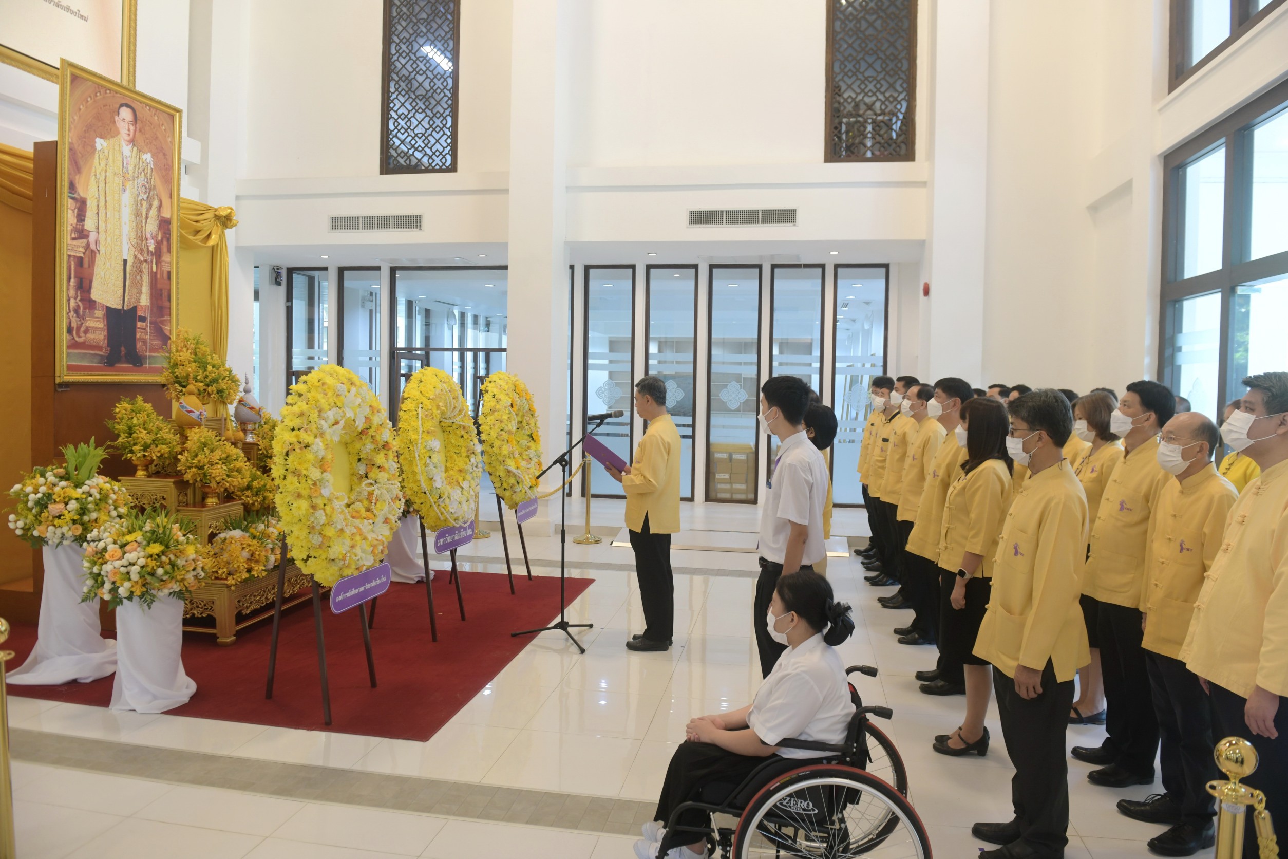 เชียงใหม่ - พิธีวางพวงมาลา น้อมรำลึกในพระมหากรุณาธิคุณของพระบาทสมเด็จพระบรมชนกาธิเบศร มหาภูมิพลอดุลยเดชมหาราช บรมนาถบพิตร
