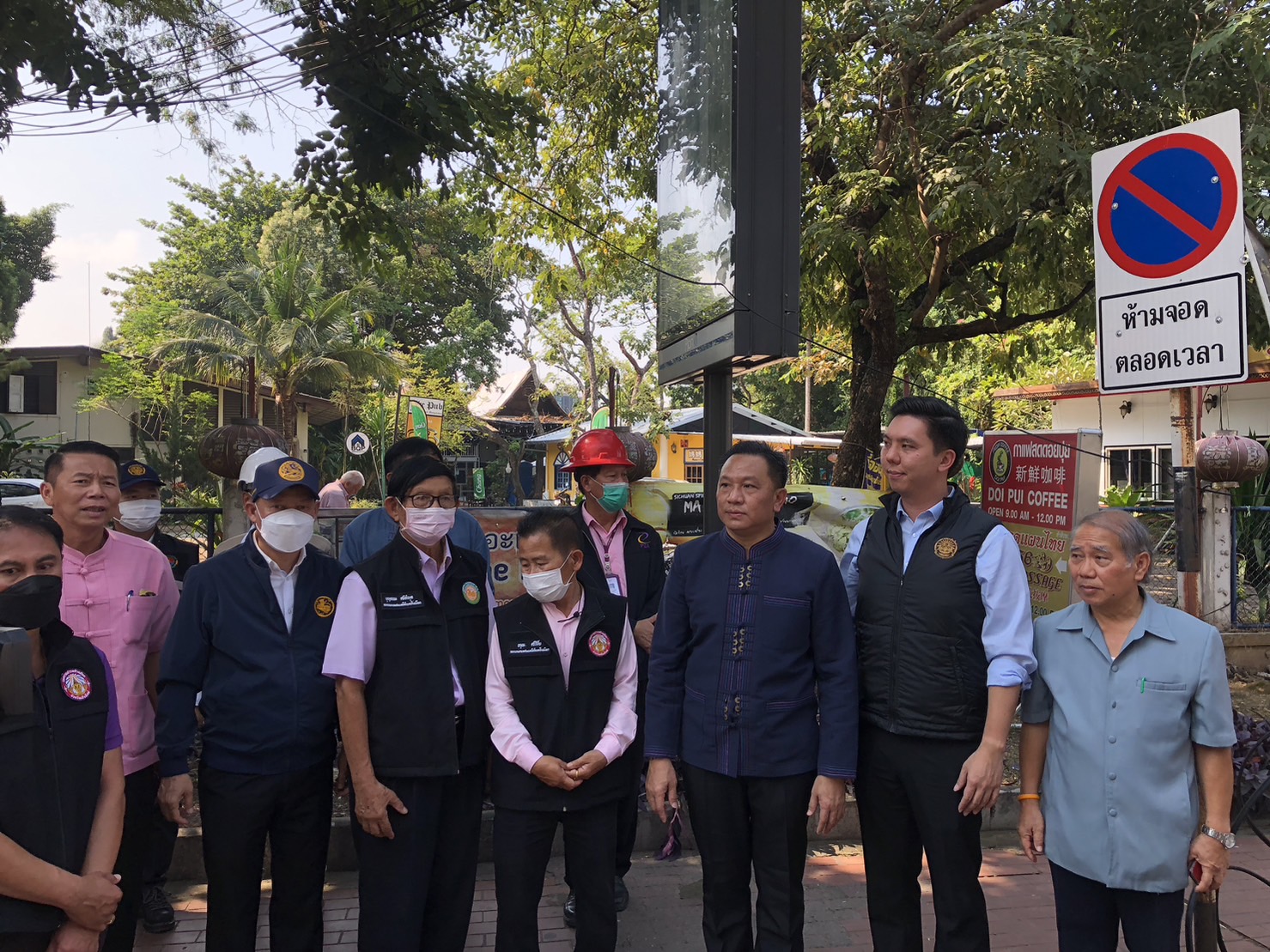 เชียงใหม่ - ผู้ว่าฯ เชียงใหม่ ติดตามการจัดระเบียบสายไฟ และการปรับภูมิทัศน์บนถนนนิมมานเหมินทร์ และถนนห้วยแก้ว