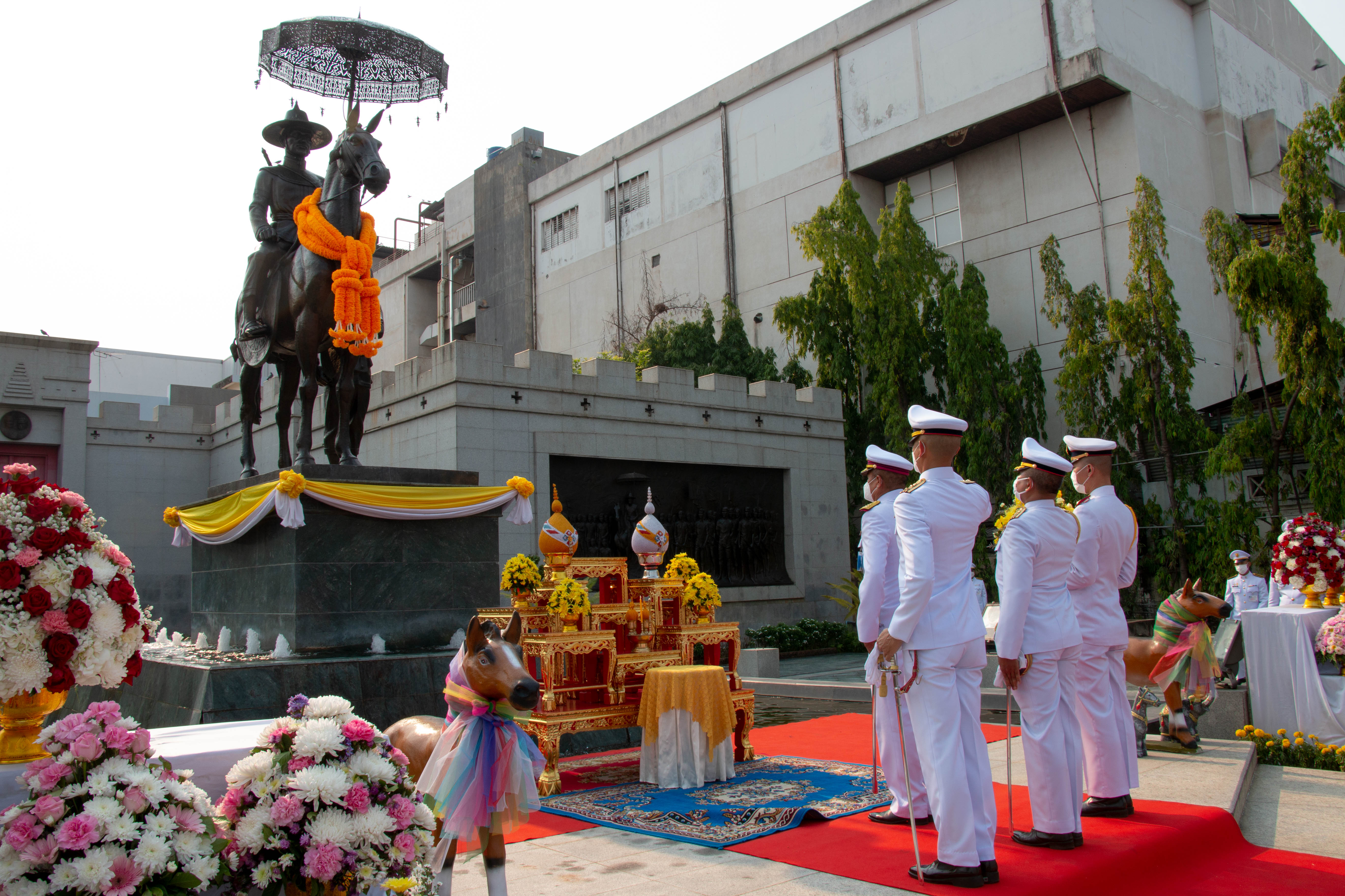 กองทัพภาคที่ 3 ร่วมรำลึกถึงพระมหากรุณาธิคุณแห่งองค์พระบาทสมเด็จพระพุทธยอดฟ้าจุฬาโลกมหาราช เหล่าประชาราษฎร์เมืองสองแควล้วนมีความปลาบปลื้มและสำนึกในพระมหากรุณาธิคุณ