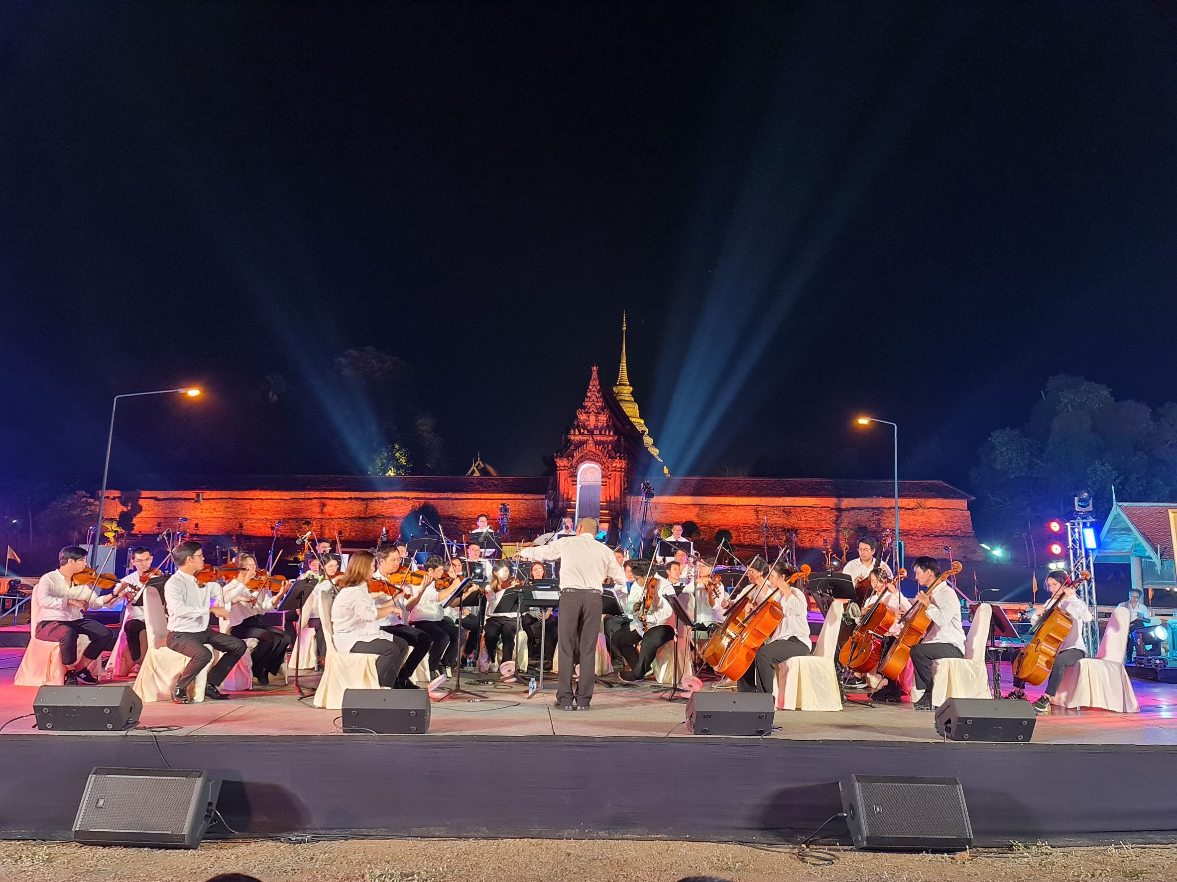 คณบดีคณะแพทยศาสตร์ มช. ร่วมงาน "เสียงใหม่ที่วัดพระธาตุลำปางหลวง" 