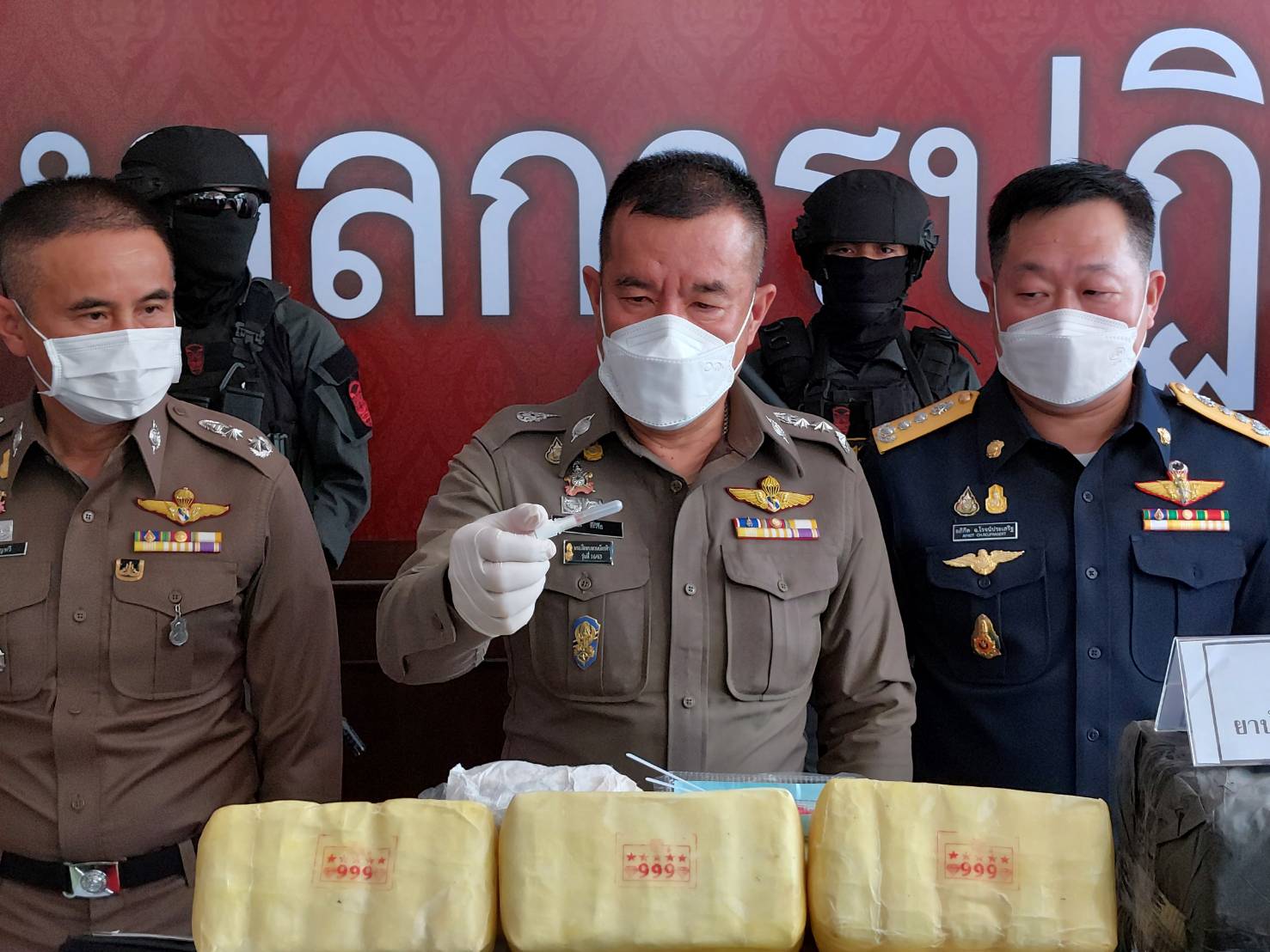 บิ๊กต๊ะ แถลงตำรวจสืบสวนเชียงรายจับเครือข่ายป๋อลีม้งเชียงของขนยานรก 7 ล้านเม็ด ขยายผลขุดรากถอนโคนเครือข่ายยานรก
