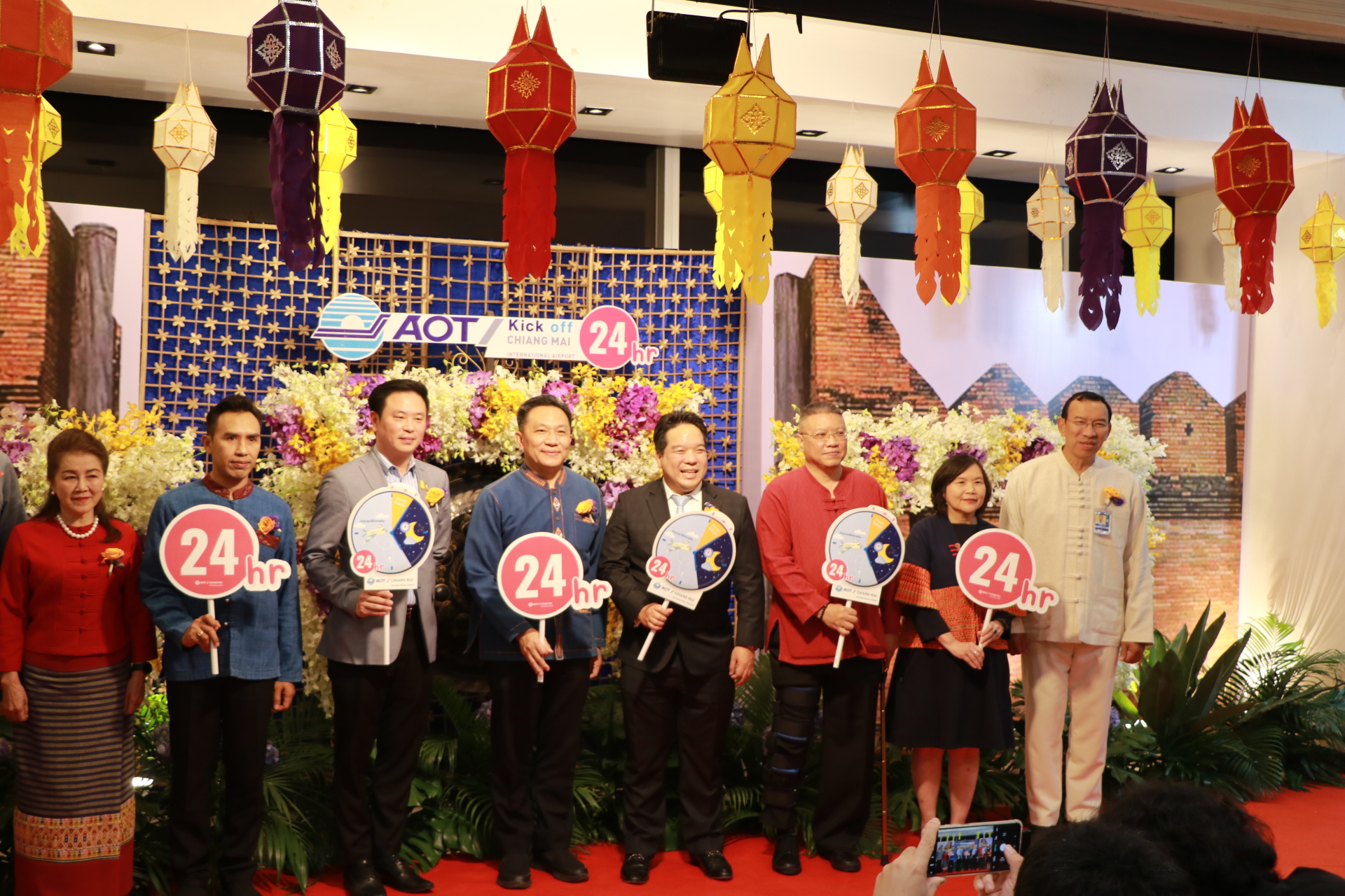 ท่าอากาศยานเชียงใหม่ Kick off เปิดให้บริการ 24 ชั่วโมง ประเดิมเที่ยวบินแรก “เชียงใหม่-โอซาก้า” รองรับนักท่องเที่ยวตามนโยบาย Quick-Win กระตุ้นเศรษฐกิจระยะสั้นของรัฐบาล โดยการจัดเที่ยวบินหลังเที่ยงคืน จะคำนึงถึงผลกระทบต่อประชาชนเป็นหลักสำคัญ