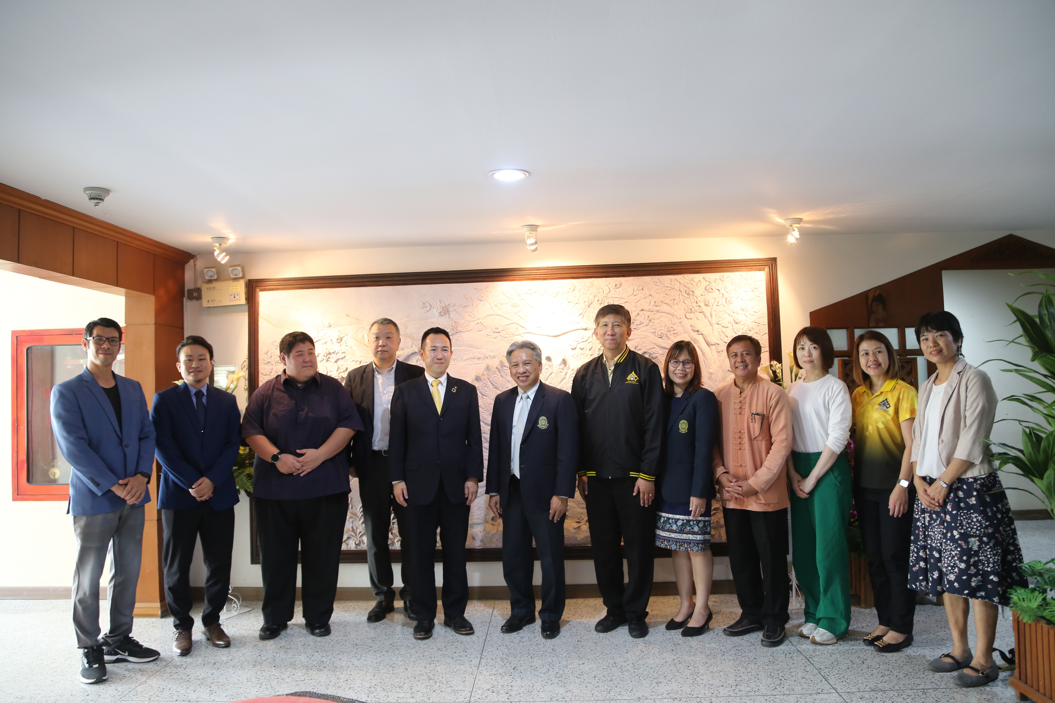 คณะผู้บริหาร ม.ราชภัฏเชียงใหม่ ร่วมต้อนรับนายกเทศมนตรีเมืองคะมิโนะยะมะ พร้อมคณะจากสมาคมการท่องเที่ยว เมืองคะมิโนะยะมะ ประเทศญี่ปุ่น