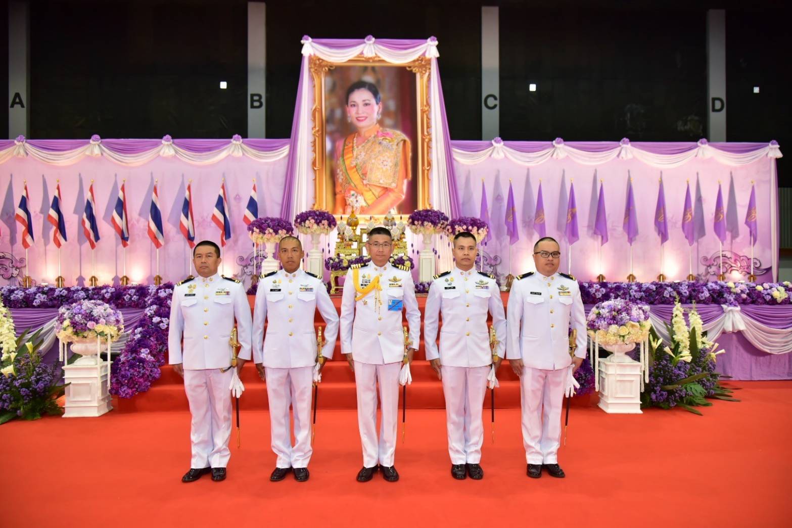 กองบิน 41 ร่วมทำบุญตักบาตรถวายเป็นพระราชกุศล เนื่องในวันเฉลิมพระชนมพรรษา สมเด็จพระนางเจ้าฯ พระบรมราชินี ครบรอบ 46 พระชนมพรรษา