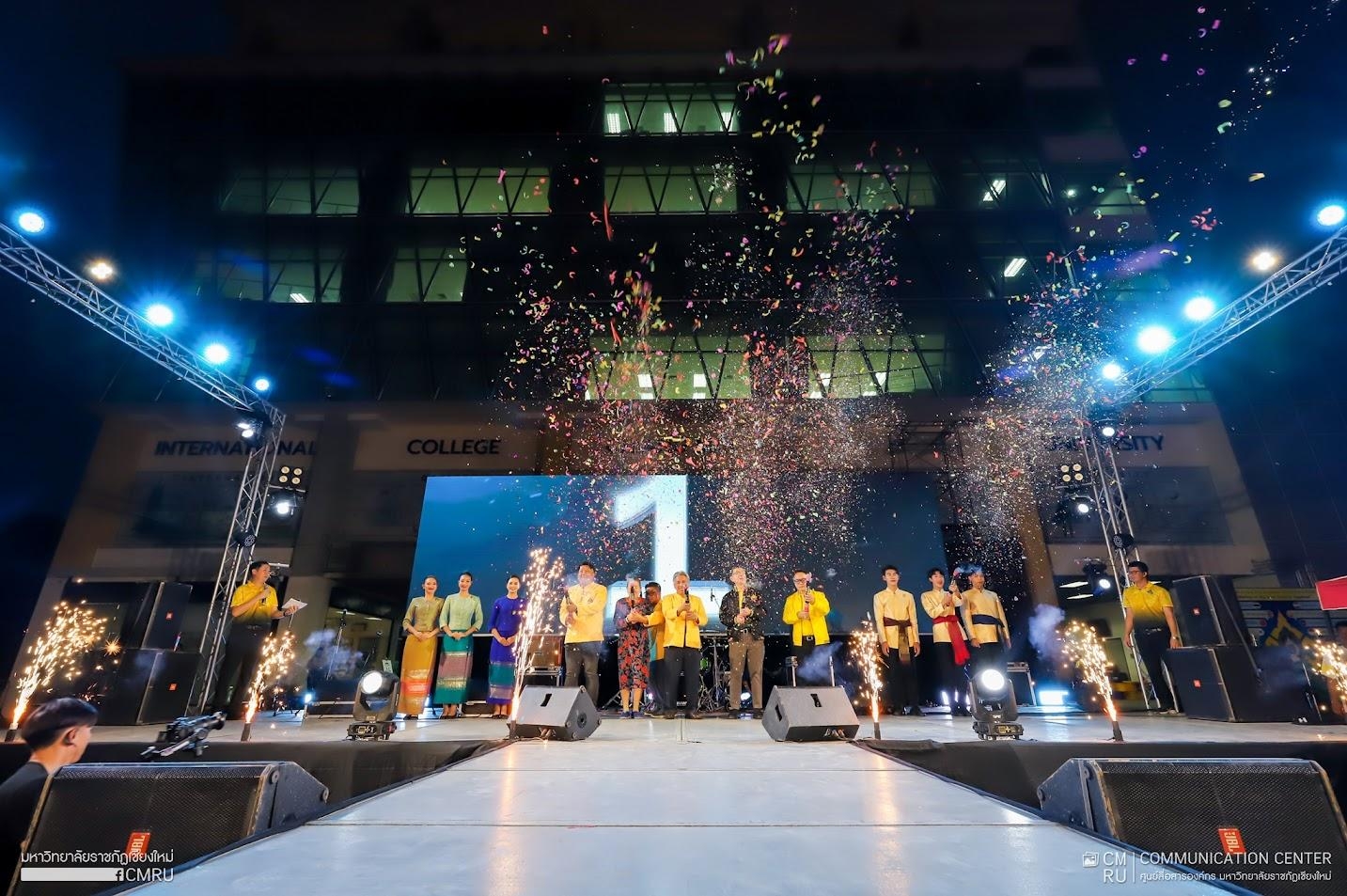 มร.ชม. ฉลองยิ่งใหญ่ ครบรอบ 100 ปี จัดคอนเสิร์ต แอม - ปุ้ม วงสาว สาว สาว และโบว์ สุนิตา ในงาน “คืนสู่เหย้าชาวดำ – เหลือง”