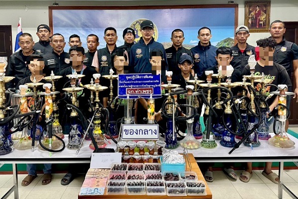 ผู้ว่าสุราษฎร์ฯสั่งการ "ฉก.ท่าเพชร" บุกจับชาวเมียนมาร์ 7 ราย ลักลอบจำหน่ายบารากู่ผิดกฎหมายกลางเกาะสมุย ยึดของกลางเพียบ