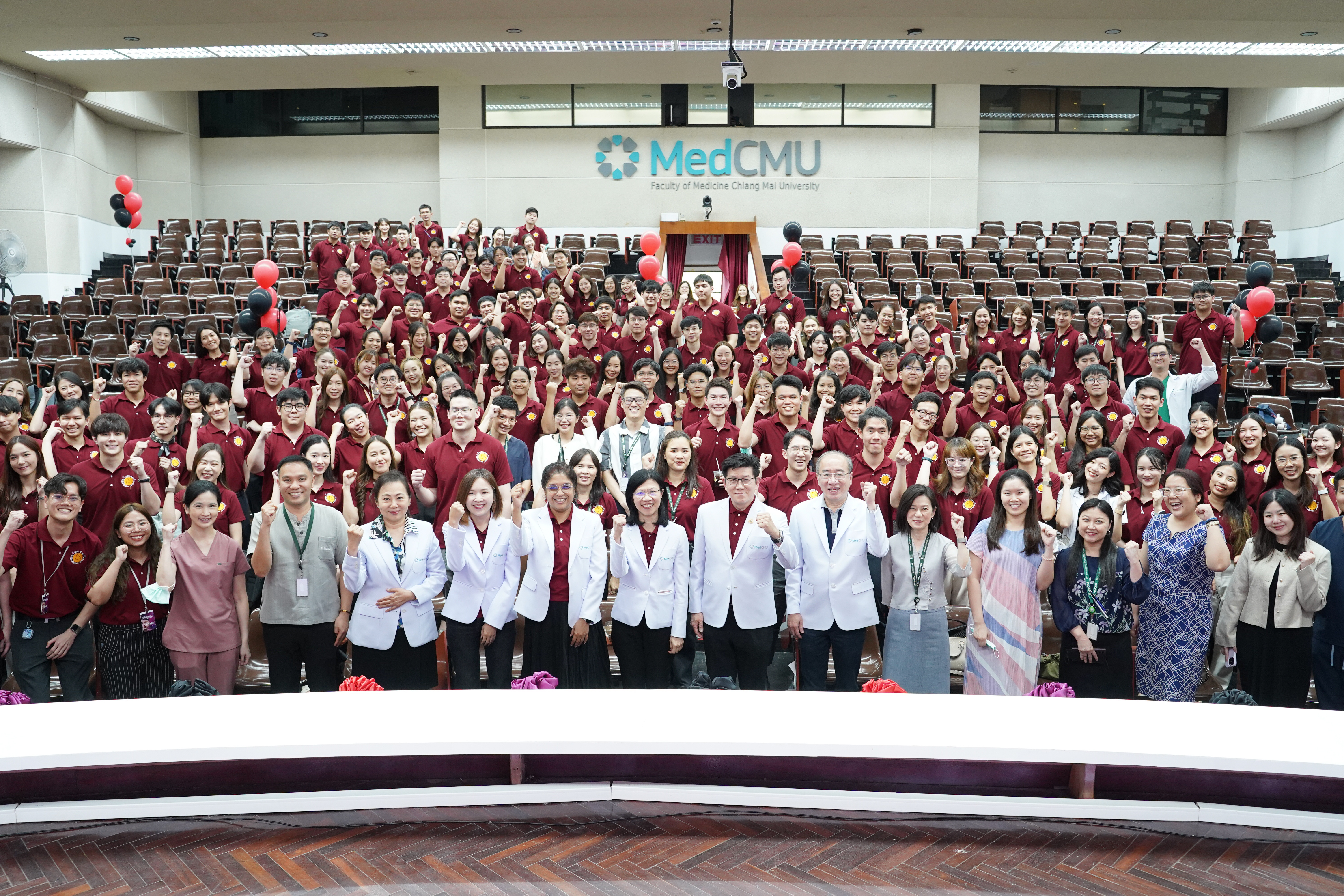 คณบดีคณะแพทยศาสตร์ มช. เป็นประธานในพิธีเปิดงานมอบใบประกาศนียบัตรจบหลักสูตรการฝึกอบรมแพทย์เฉพาะทาง ประจำปี 2568