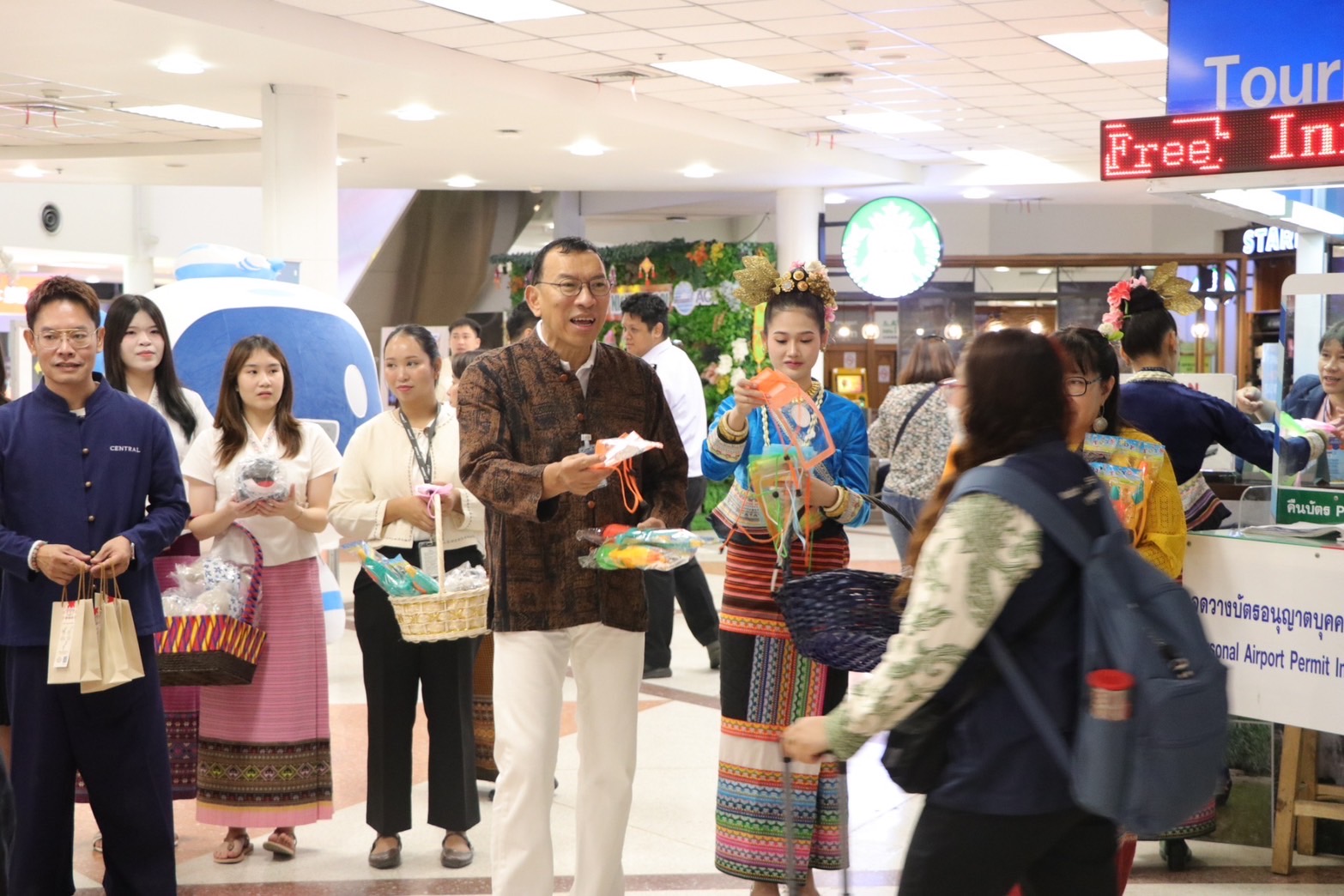 ท่าอากาศยานเชียงใหม่จัดกิจกรรมต้อนรับสงกรานต์ 2568 สืบสานวัฒนธรรมไทย สร้างความประทับใจแก่ผู้โดยสาร