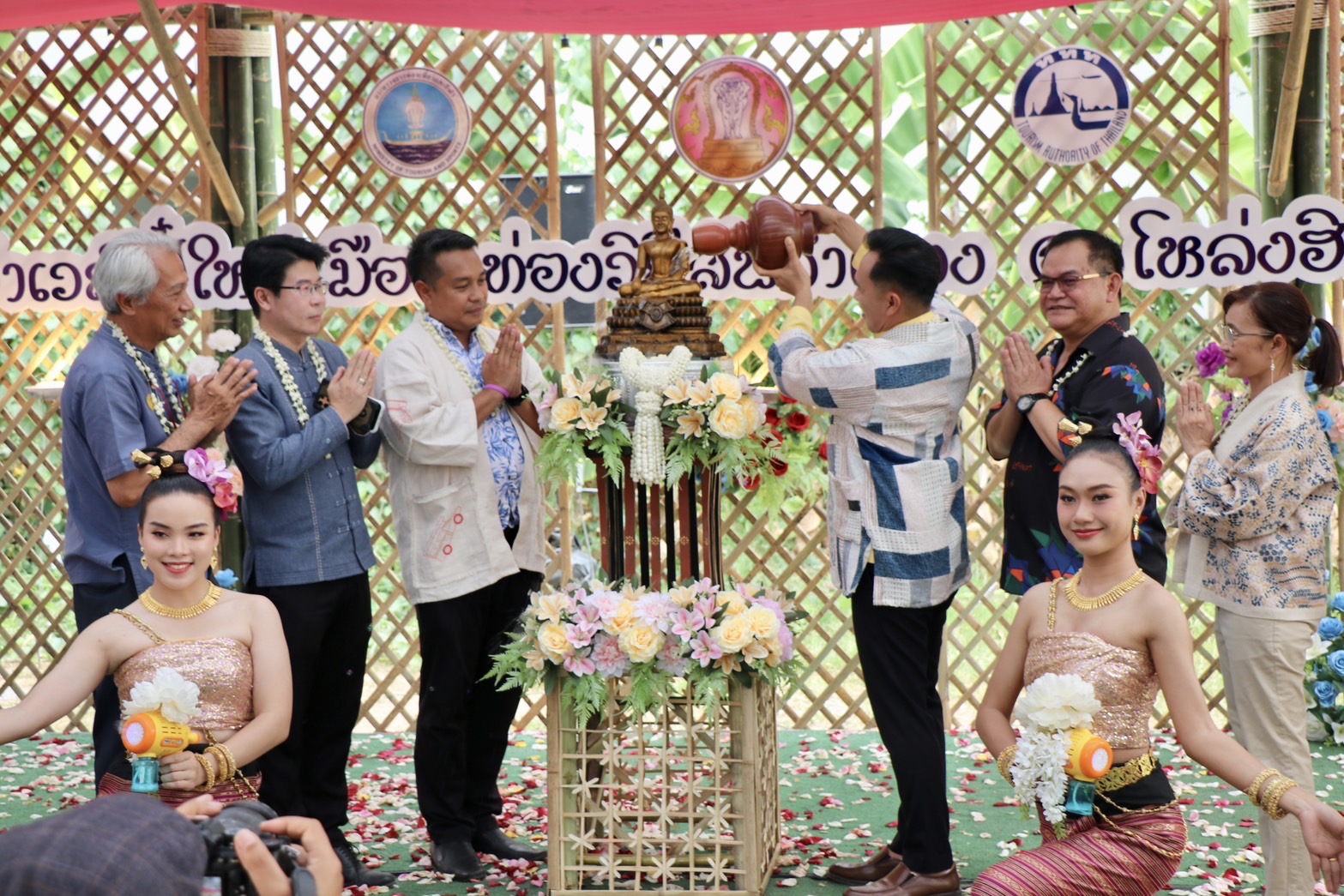 เริ่มแล้ว กิจกรรมป๋าเวณีปี๋ใหม่เมือง ท่องวิถีสันกำแพง ที่โหล่งฮิมคาว ที่ชุมชนโหล่งฮิมคาว