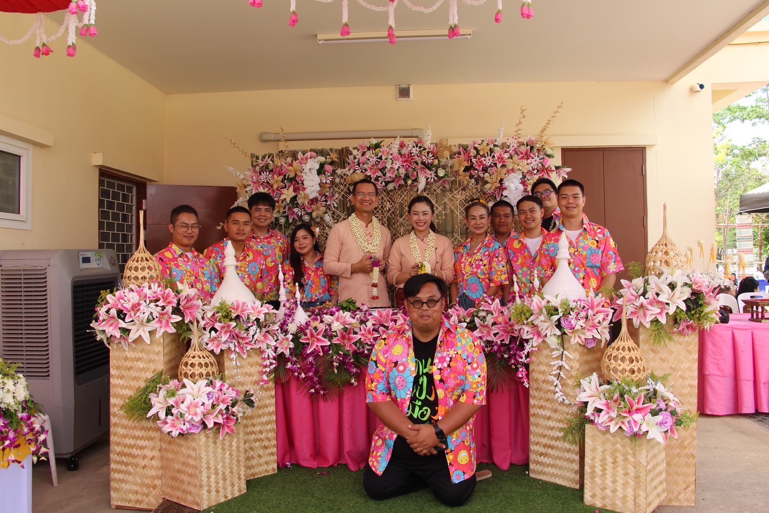 ส่วนราชการจังหวัดเชียงใหม่ ร่วมรดน้ำดำหัวรองผู้ว่าราชการจังหวัดเชียงใหม่ สืบฮีต สานฮอย ป๋าเวณีปี๋ใหม่เมือง 2568