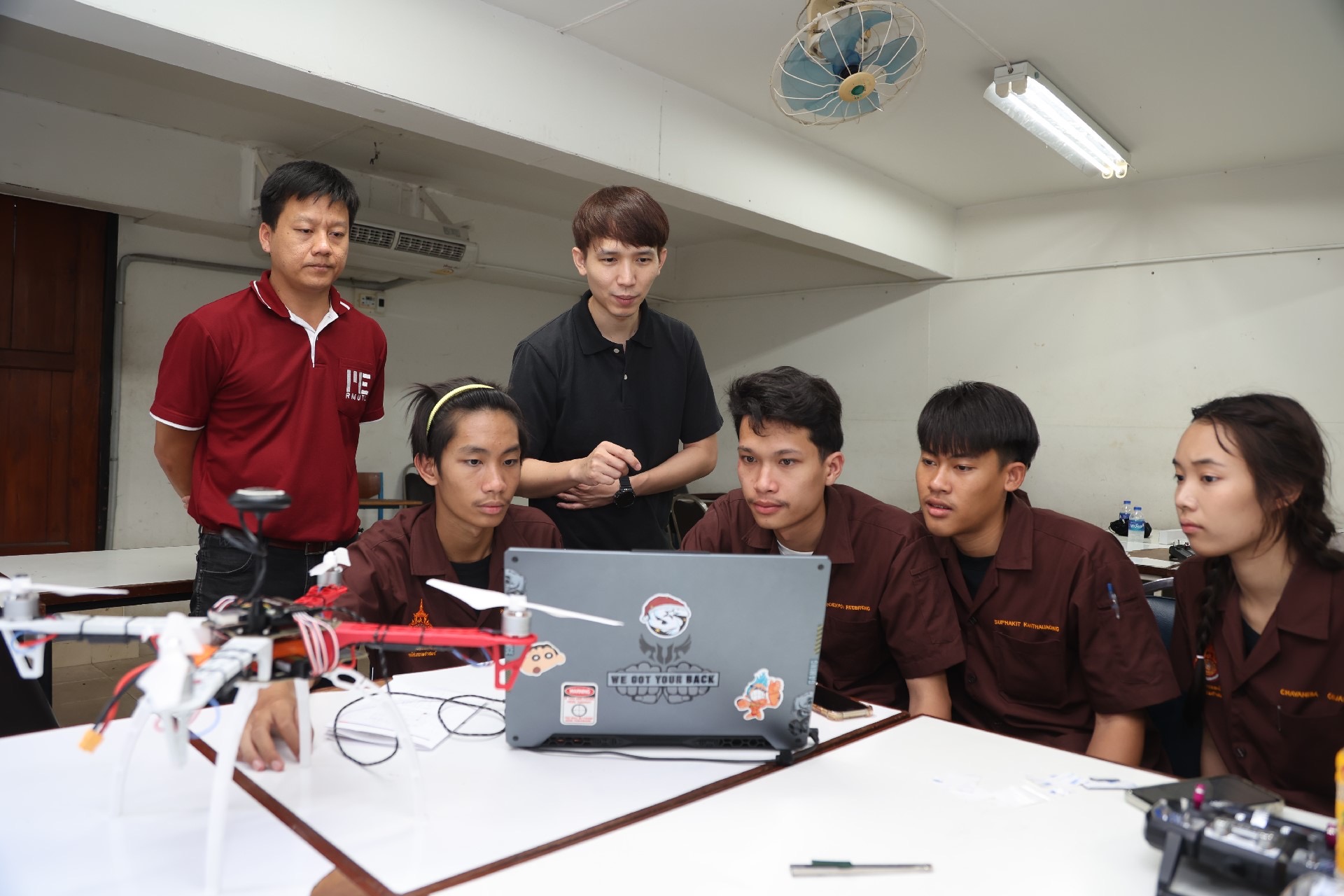หลักสูตรวิศวกรรมเกษตรและชีวภาพจัดอบรมเชิงปฏิบัติการ “การประกอบและการใช้โดรนอย่างปลอดภัย” เสริมทักษะนักศึกษาสู่การเป็นนักปฏิบัติยุคใหม่